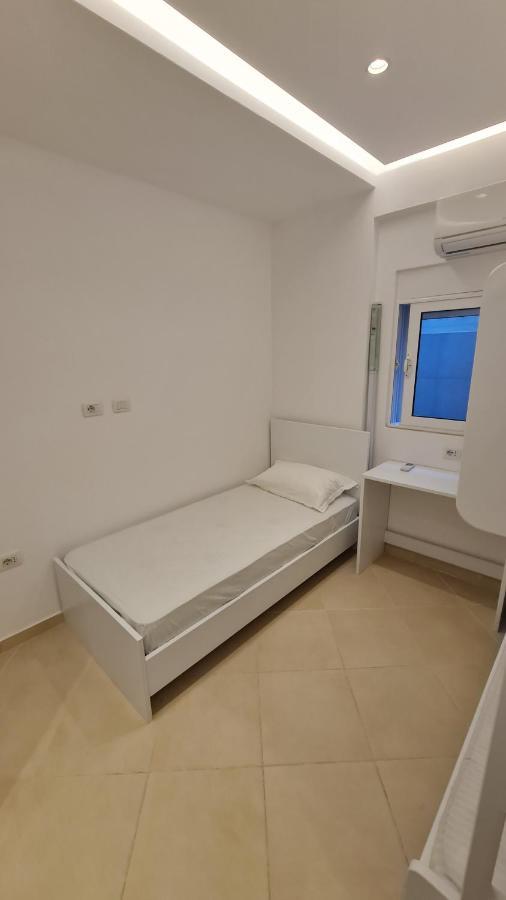 Sea And City View Apartment Sarande Exterior photo