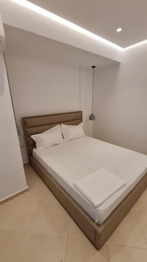 Sea And City View Apartment Sarande Exterior photo