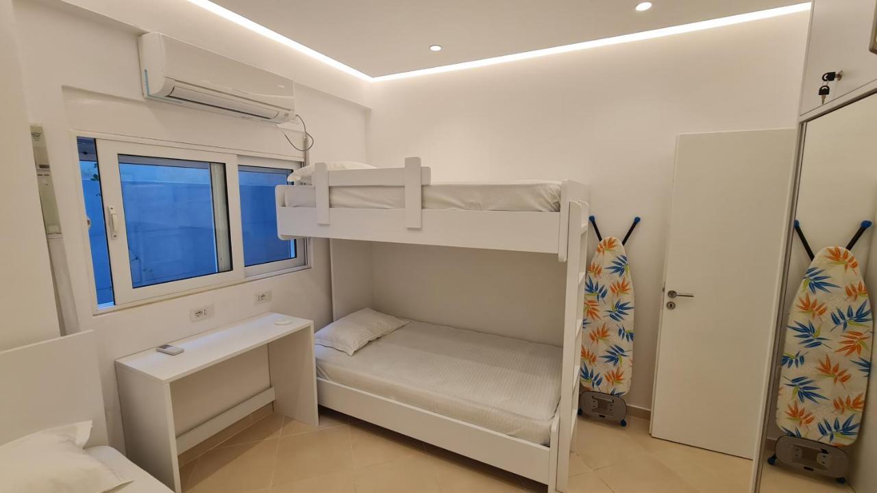 Sea And City View Apartment Sarande Exterior photo